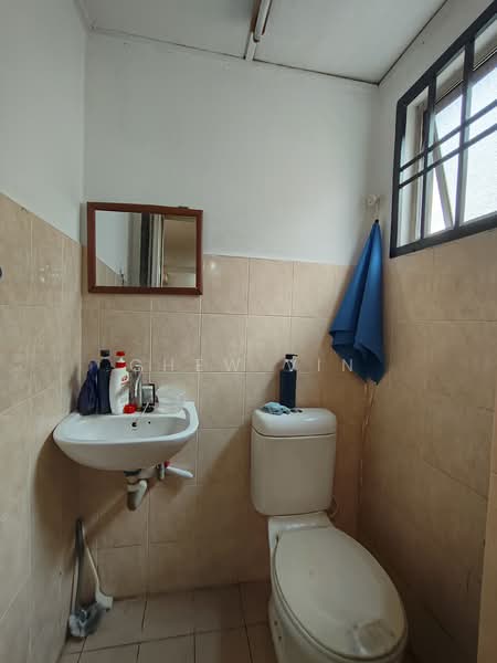 Townhouse for Sale in Taman Tampoi Indah (Tampoi) - Chew Vin - Bathroom - PropertyGuru.com.my