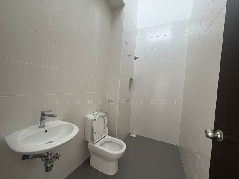 Cluster House for Sale in Iskandar Puteri (Nusajaya) (Johor) - Kennedy Looi - Bathroom - PropertyGuru.com.my