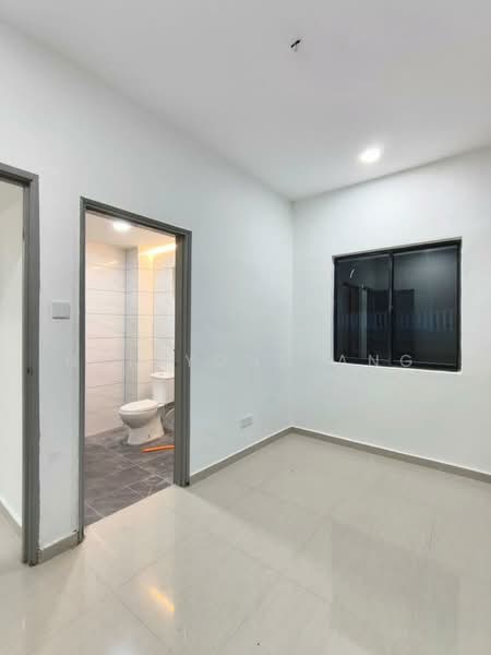 Taman Molek untuk Untuk Dijual - RM 658,000, Mac 2026 - Bathroom - PropertyGuru.com.my