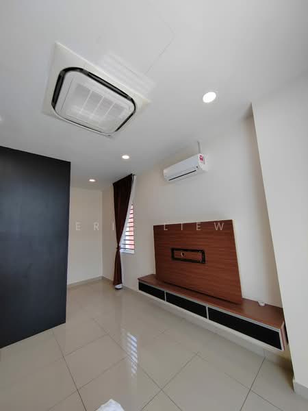 2-storey Terraced House for Sale in Bandar Sungai Long (Selangor) - Eric Liew - Living Room - PropertyGuru.com.my
