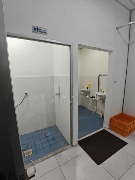 Shop / Office for Sale in Air Hitam (Penang) - Sr. Helen Teoh - Bathroom - PropertyGuru.com.my