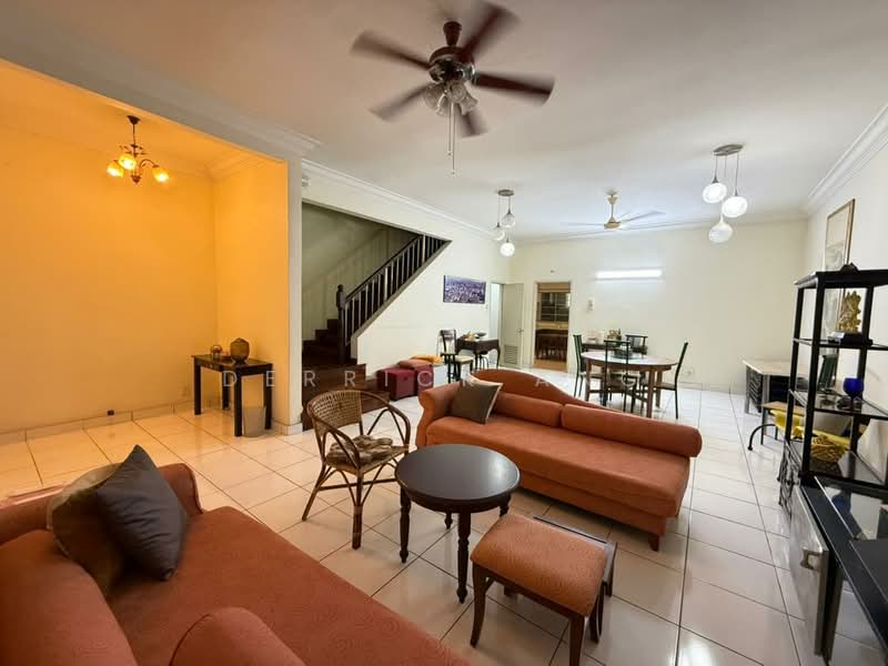 2-storey Terraced House for Sale in Bukit Rahman Putra (Sungai Buloh) - Derrick Ang - Living Room - PropertyGuru.com.my