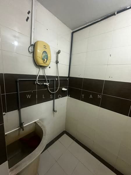 lucky garden batu 6 jalan puchong untuk Untuk Dijual - RM 600,000, Mac 2026 - Bathroom - PropertyGuru.com.my