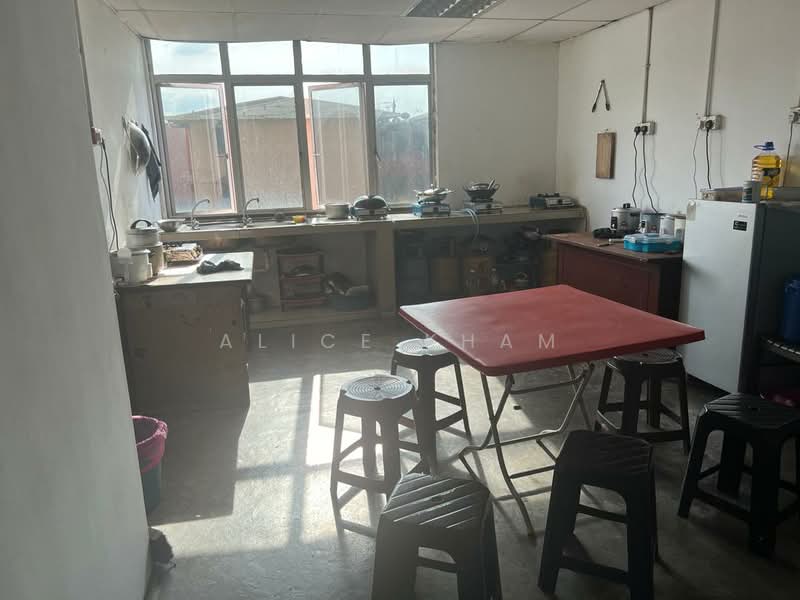 Shop for Sale in Taman Seri Berembang (Port Klang (Pelabuhan Klang)) - Alice Kham - Kitchen - PropertyGuru.com.my