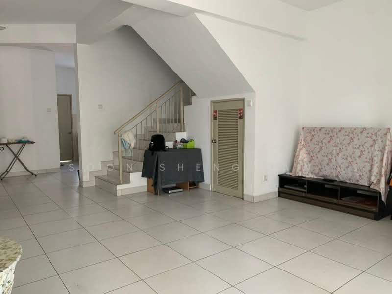 2-storey Terraced House for Sale in Taman Pelangi Semenyih 2 (Semenyih) - Soon Sheng Law - Living Room - PropertyGuru.com.my