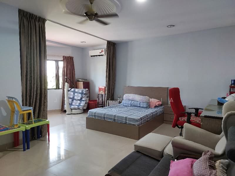 Semi-Detached House for Sale in Laman Residen Kipark Sri Utara (Batu Caves) - Jasemin Chia - Bedroom - PropertyGuru.com.my
