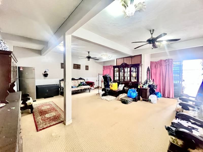 Ampang untuk Untuk Dijual - RM 830,000, Feb 2026 - Living Room - PropertyGuru.com.my