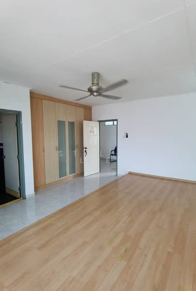 Taman Seri Taming untuk Untuk Disewa - RM 1,900 /bulan, Mac 2026 - Master bedroom  - PropertyGuru.com.my