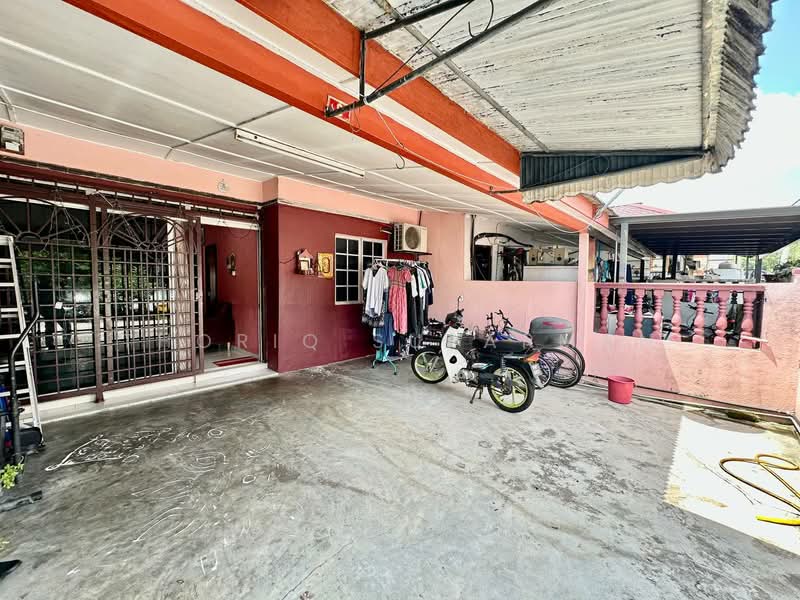 1-storey Terraced House for Sale in Bandar Kinrara Seksyen 5 (Bandar Kinrara) - Thoriq Suparman - Exterior - PropertyGuru.com.my