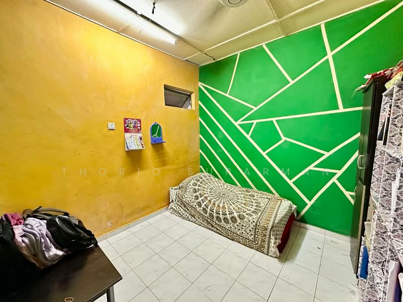 1-storey Terraced House for Sale in Bandar Kinrara Seksyen 5 (Bandar Kinrara) - Thoriq Suparman - Bedroom - PropertyGuru.com.my
