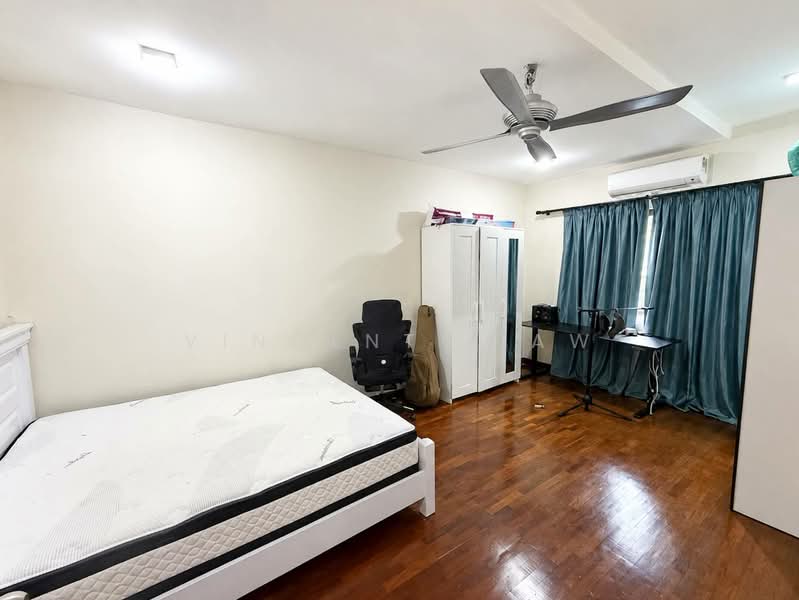 Rumah Berkembar untuk Dijual di Seksyen 4 (Kota Damansara) - Vincent Liaw - Bedroom - PropertyGuru.com.my