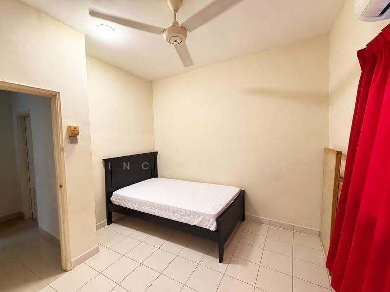 Rumah Berkembar untuk Dijual di Seksyen 4 (Kota Damansara) - Vincent Liaw - Bedroom - PropertyGuru.com.my