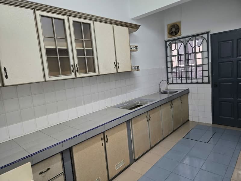 Taman Megah Oakland untuk Untuk Disewa - RM 1,200 /bulan, Mac 2026 - Kitchen - PropertyGuru.com.my
