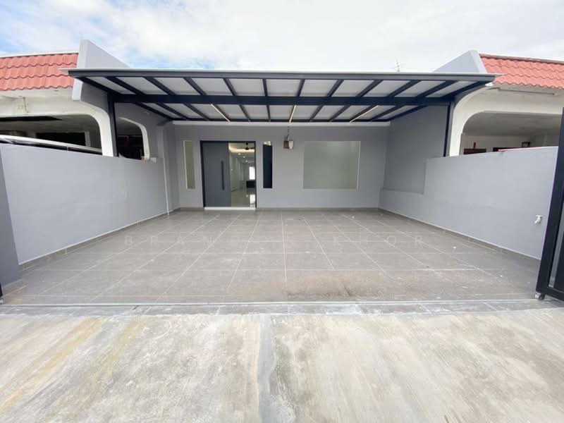 1-storey Terraced House for Sale in Taman Johor Jaya (Johor Bahru) - Brandon Khor - Exterior - PropertyGuru.com.my