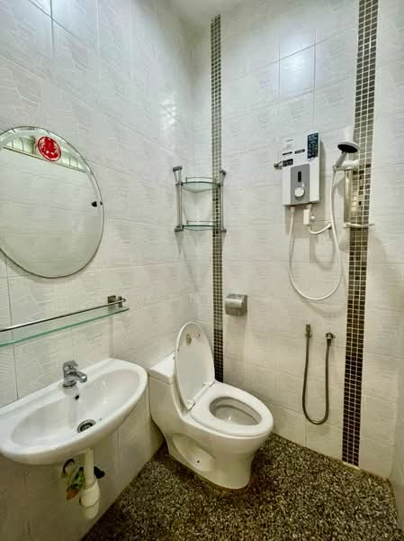 taman daya untuk Untuk Disewa - RM 1,800 /bulan, Mac 2026 - Bathroom - PropertyGuru.com.my