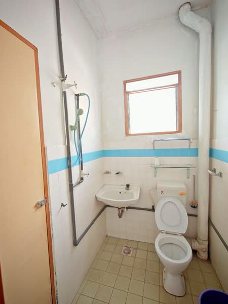 Taman Song Choon untuk Untuk Dijual - RM 320,000, Mac 2026 - Bathroom - PropertyGuru.com.my