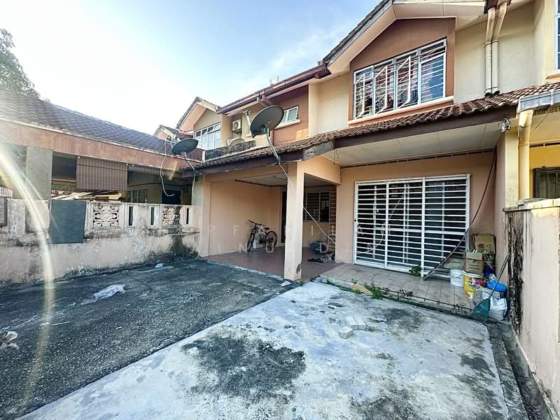 2-storey Terraced House for Sale in Sungai Buloh (Selangor) - NORFADILAH ZAINUDDIN - Exterior - PropertyGuru.com.my