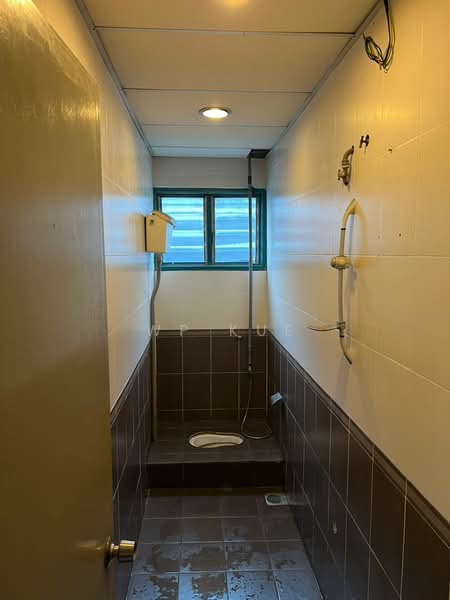 Shop / Office for Rent in Bandar Sri Damansara (Selangor) - WP Kue - Bathroom - PropertyGuru.com.my