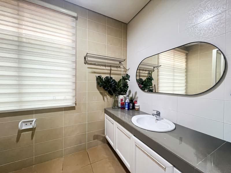 Zero-Lot Bungalow for Sale in Seksyen 4 (Shah Alam) - Baizura Agus - Bathroom - PropertyGuru.com.my
