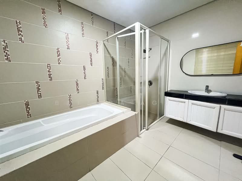 Zero-Lot Bungalow for Sale in Seksyen 4 (Shah Alam) - Baizura Agus - Bathroom - PropertyGuru.com.my