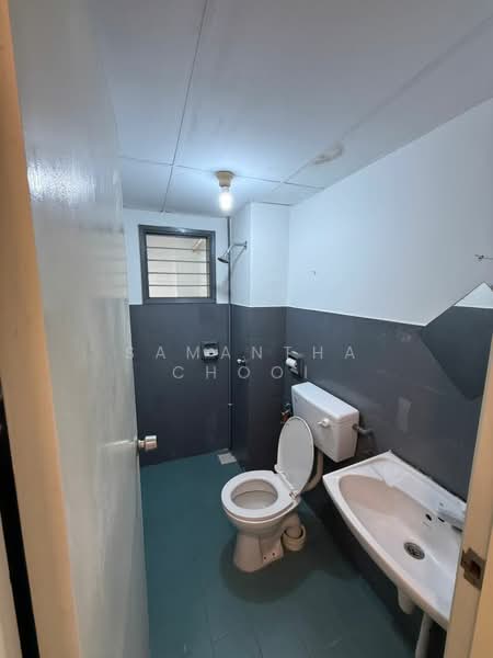Apartment for Rent at Sri Pinang Apartment - Samantha Chooi - Bathroom - PropertyGuru.com.my