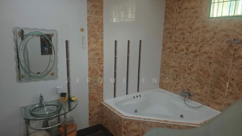 Semi-Detached House for Sale in Taman Iping (Batu Maung) - Jerome Eng - Bathroom - PropertyGuru.com.my