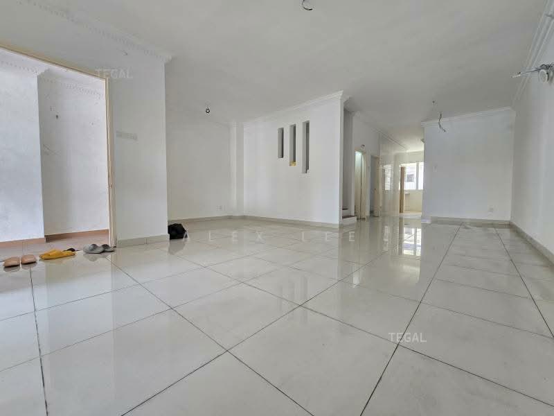 3-storey Terraced House for Sale in Setia Alam (Selangor) - Alex Lee - Living Room - PropertyGuru.com.my