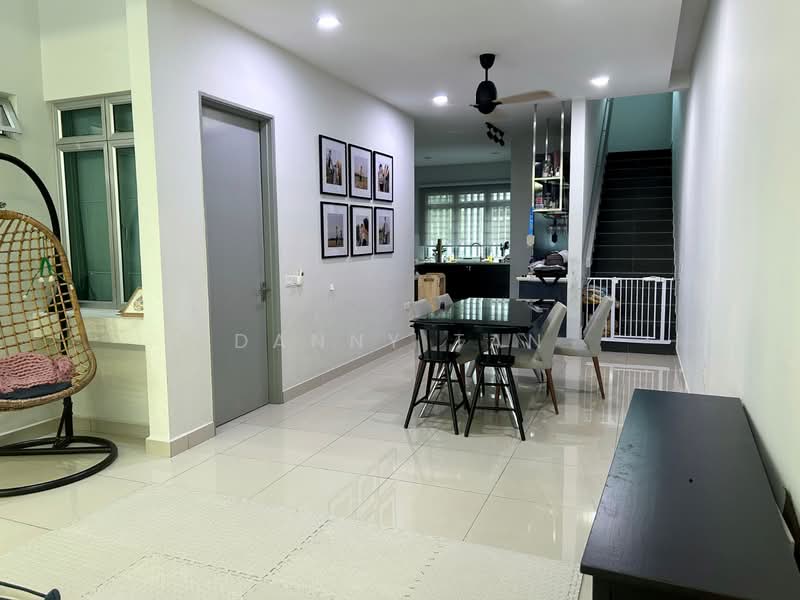 2-storey Terraced House for Sale in Kota Kemuning (Shah Alam) - Danny Tan - Living Room - PropertyGuru.com.my