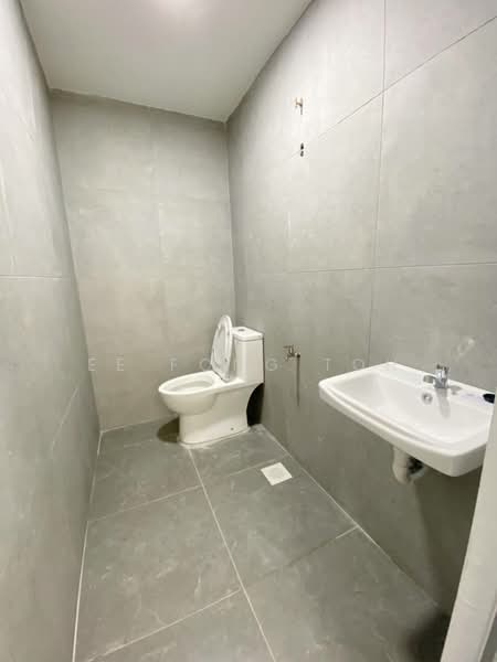 1-storey Terraced House for Sale in Taman Johor Jaya (Johor Bahru) - Ee Fong Toh - Bathroom - PropertyGuru.com.my