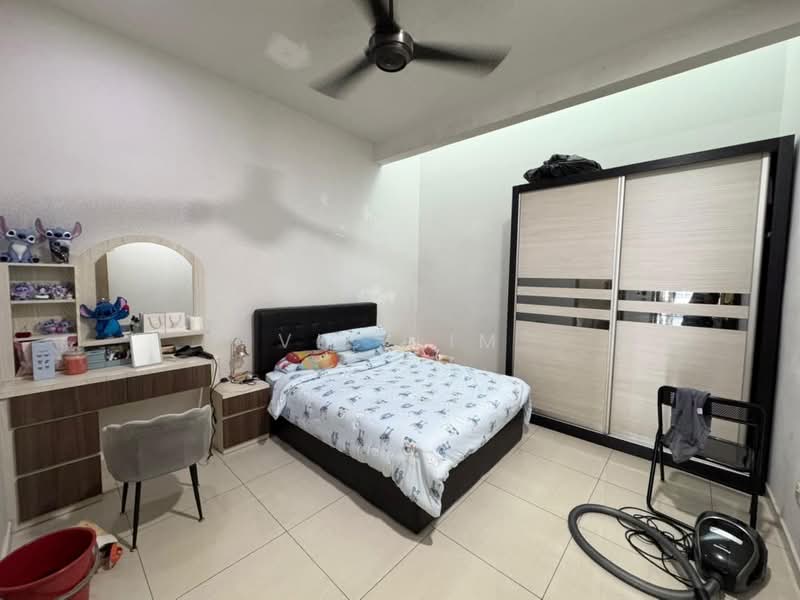 Cluster House for Sale in Taman Mount Austin (Tebrau) - Vic Lim - Bedroom - PropertyGuru.com.my