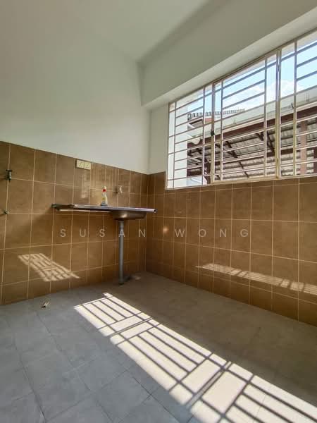 Townhouse for Sale in Kota Kemuning (Shah Alam) - Susan Wong - Kitchen - PropertyGuru.com.my
