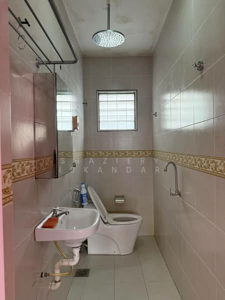 Taman Sri Gombak untuk Untuk Dijual - RM 495,000, Mac 2026 - Bathroom - PropertyGuru.com.my