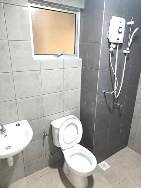Condominium for Rent at Residensi Sateria - Terry Yee - Bathroom - PropertyGuru.com.my