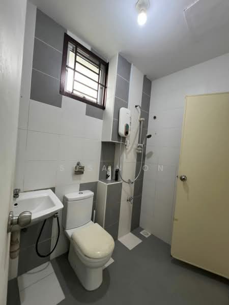 Taman Nusa Idaman untuk Untuk Disewa - RM 2,400 /bulan, Mac 2026 - Bathroom - PropertyGuru.com.my