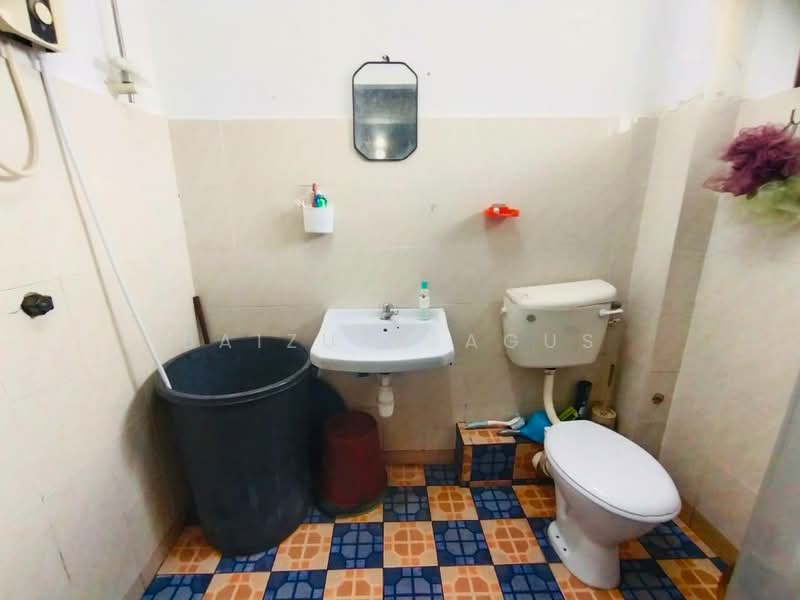 2-storey Terraced House for Sale in Taman Seri Mewah (Kajang) - Baizura Agus - Bathroom - PropertyGuru.com.my