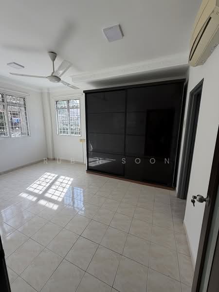 D'shire Villa untuk Untuk Disewa - RM 2,600 /bulan, Mac 2026 - Master bedroom - PropertyGuru.com.my