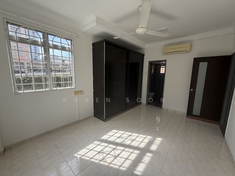 D'shire Villa untuk Untuk Disewa - RM 2,600 /bulan, Mac 2026 - Masterbedroom - PropertyGuru.com.my