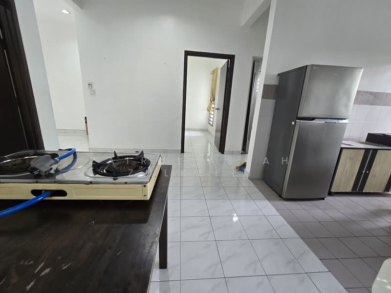 Townhouse for Sale in Kajang (Selangor) - Zairul Asrah Zulkefli - Kitchen - PropertyGuru.com.my