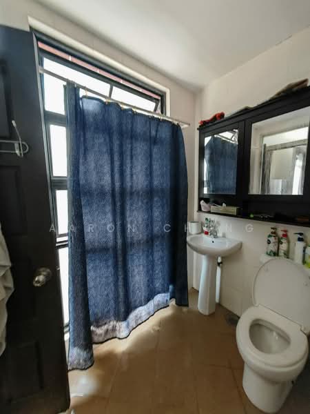 2-storey Terraced House for Sale in Bukit Jelutong (Shah Alam) - Aaron Chong - Bathroom - PropertyGuru.com.my