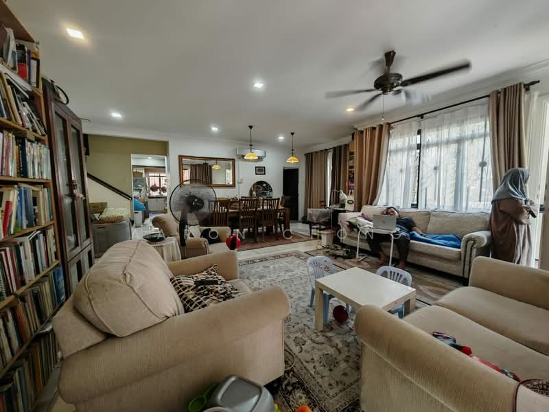 2-storey Terraced House for Sale in Bukit Jelutong (Shah Alam) - Aaron Chong - Living Room - PropertyGuru.com.my