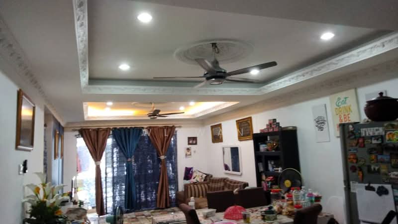 Petaling Indah Condominiums untuk Untuk Dijual - RM 300,000, Mac 2026 - Living Room - PropertyGuru.com.my