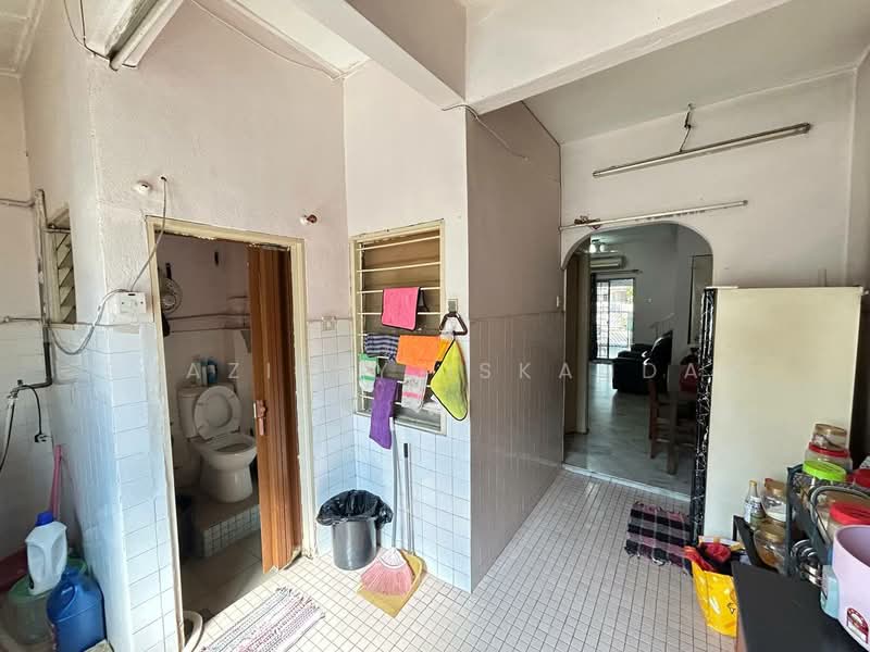 Taman Sri Gombak untuk Untuk Dijual - RM 488,000, Mac 2026 - Bathroom - PropertyGuru.com.my