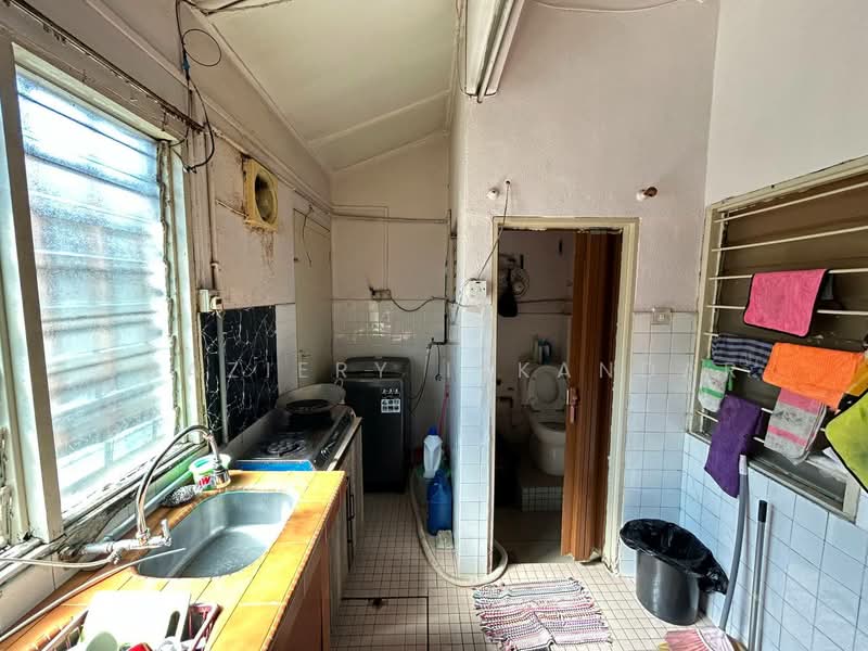 Taman Sri Gombak untuk Untuk Dijual - RM 488,000, Mac 2026 - Kitchen - PropertyGuru.com.my