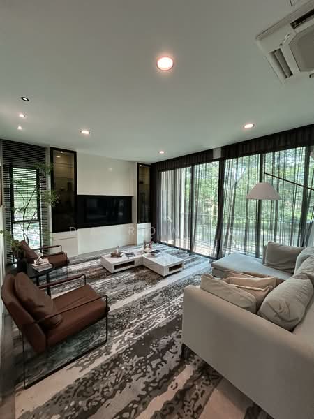 3-storey Terraced House for Sale in Leisure Farm (Gelang Patah) - Darrow Ho - Living Room - PropertyGuru.com.my