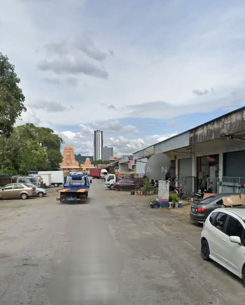 Factory for Rent in Taman Perindustrian Puchong Utama (Puchong) - SY Chan - Exterior - PropertyGuru.com.my