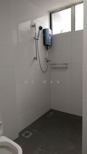 Petaling Indah Condominiums untuk Untuk Dijual - RM 245,000, Mac 2026 - Bathroom - PropertyGuru.com.my