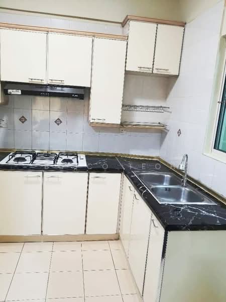 Condominium for Rent at Gold Coast Resort Condominium - Bosco Teoh - Kitchen - PropertyGuru.com.my
