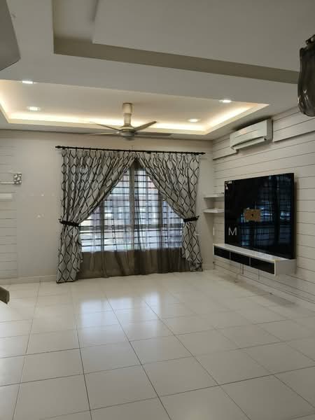Taman Pelangi Semenyih 2 untuk Untuk Disewa - RM 1,500 /bulan, Feb 2026 - Living Room - PropertyGuru.com.my