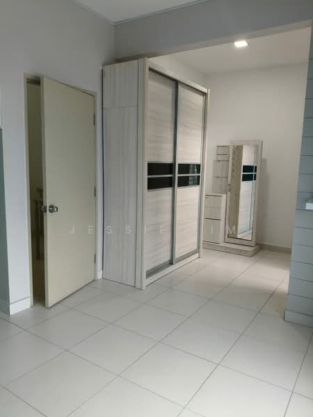 Taman Pelangi Semenyih 2 untuk Untuk Disewa - RM 1,500 /bulan, Feb 2026 - master bedroom cabinet - PropertyGuru.com.my