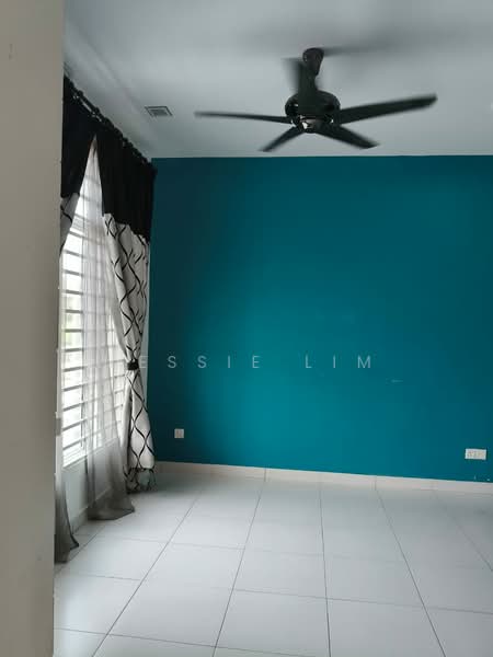 Taman Pelangi Semenyih 2 untuk Untuk Disewa - RM 1,500 /bulan, Feb 2026 - Living Room - PropertyGuru.com.my